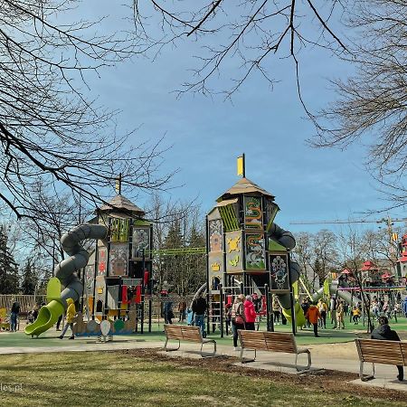 פרוז'קוב Juna - Nowoczesny Apartament W Centrum Z Widokiem Na Park מראה חיצוני תמונה
