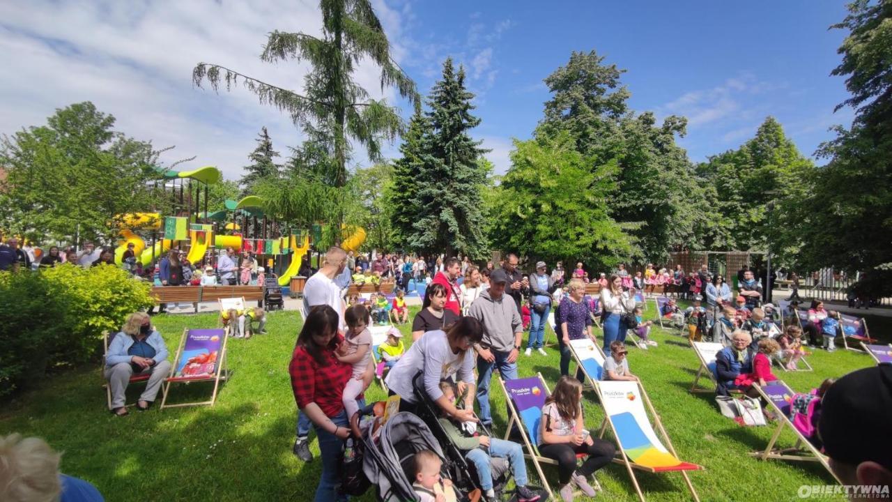 פרוז'קוב Juna - Nowoczesny Apartament W Centrum Z Widokiem Na Park מראה חיצוני תמונה