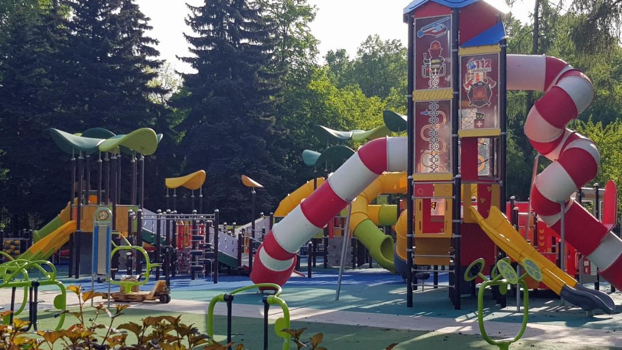 פרוז'קוב Juna - Nowoczesny Apartament W Centrum Z Widokiem Na Park מראה חיצוני תמונה